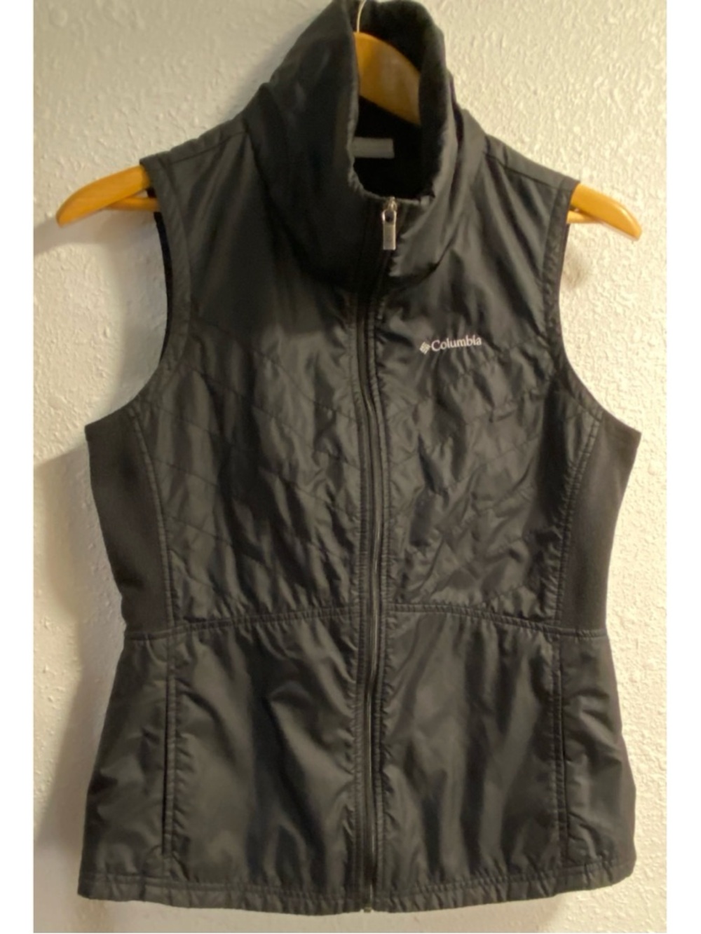 Columbia Black Quilted Women's running or hiking vest